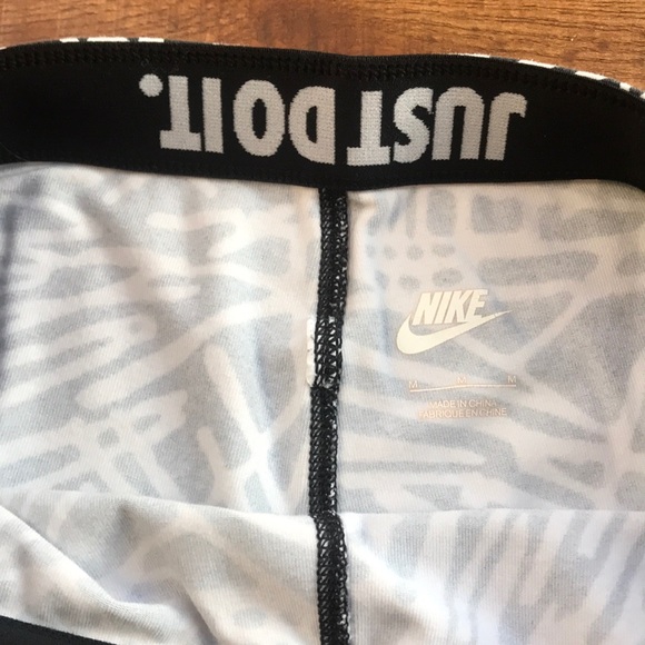 Nike Workout Leggings - Picture 2 of 2